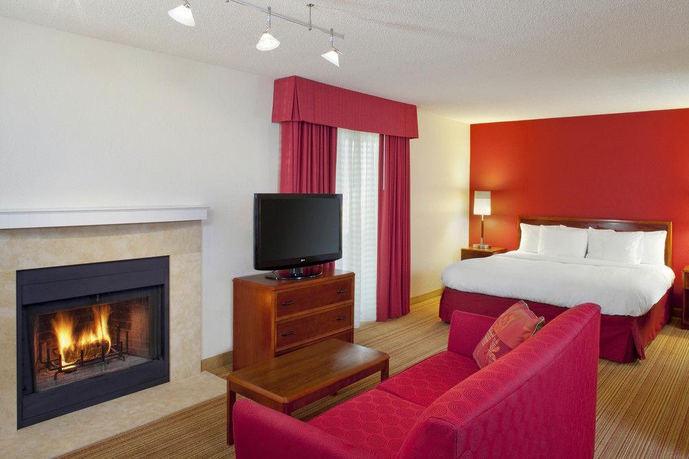 Hotel By Marriott Buckhead 3*