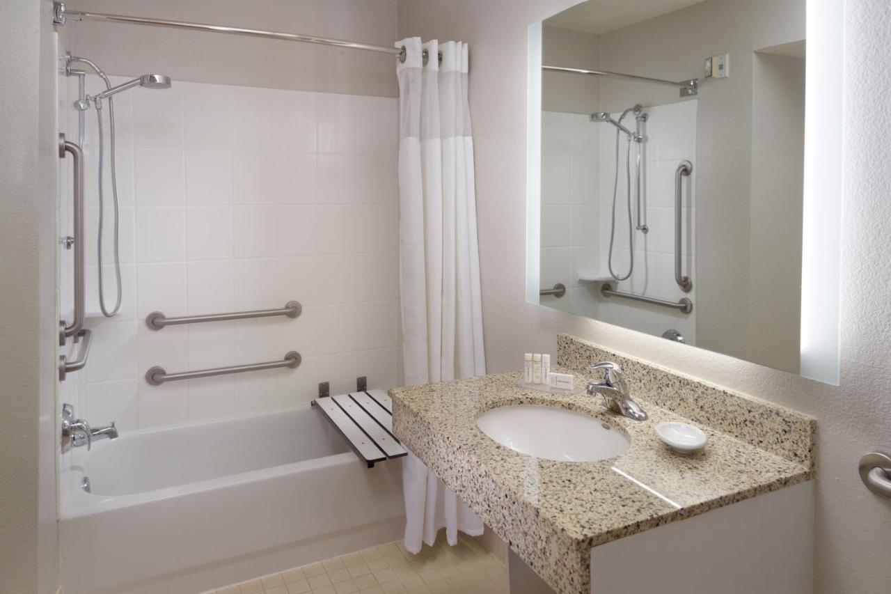 Hotel By Marriott Buckhead 3*