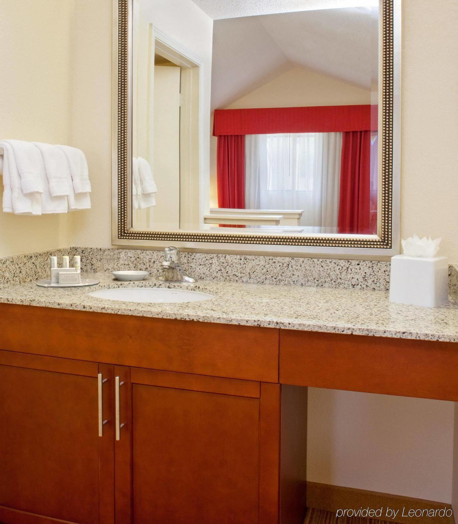 Hotel By Marriott Buckhead 3*